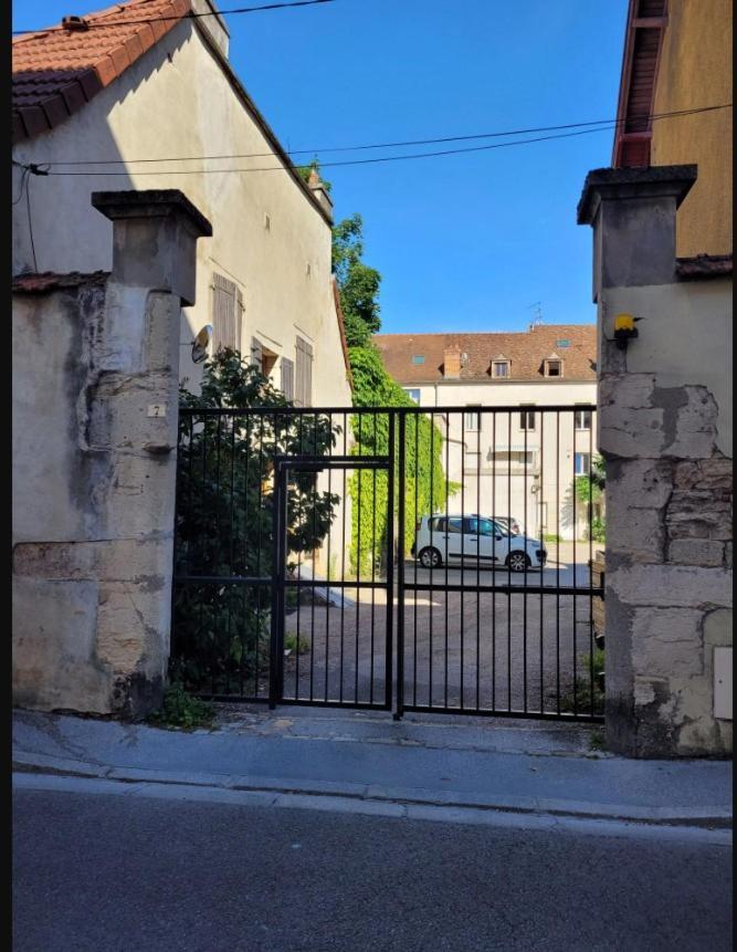 L'Historique Au Coeur De Ville Dijon Bagian luar foto